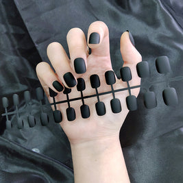 Starry Sky Matte Nails - Short Round Fake Nail Set